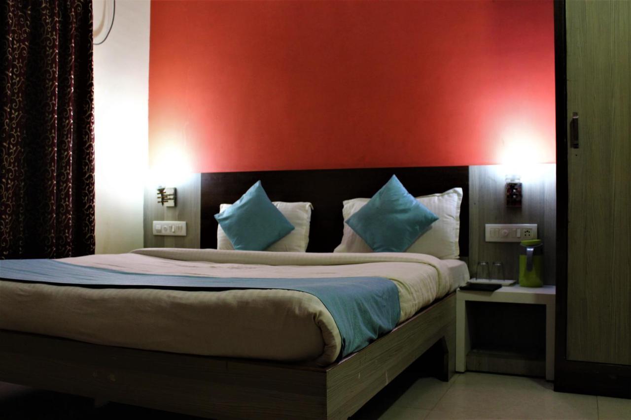 Hotel Park Lagoon Пури Экстерьер фото