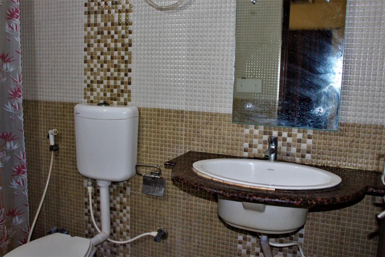 Hotel Park Lagoon Пури Экстерьер фото