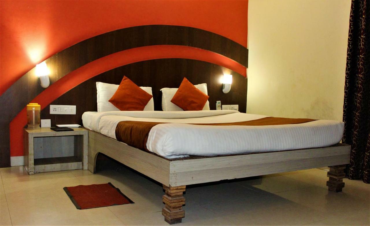 Hotel Park Lagoon Пури Экстерьер фото