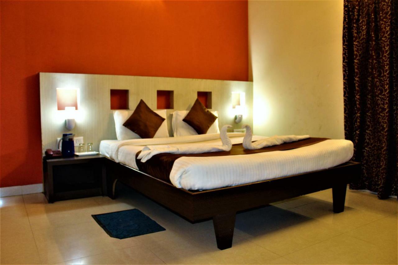 Hotel Park Lagoon Пури Экстерьер фото