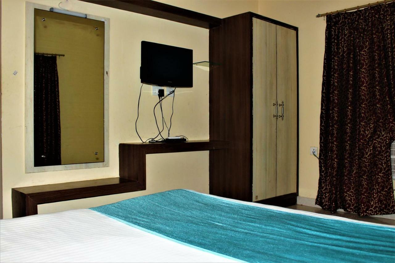 Hotel Park Lagoon Пури Экстерьер фото